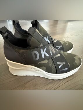 DKNY Black & Olive Green Camouflage Slip-On Sneakers
